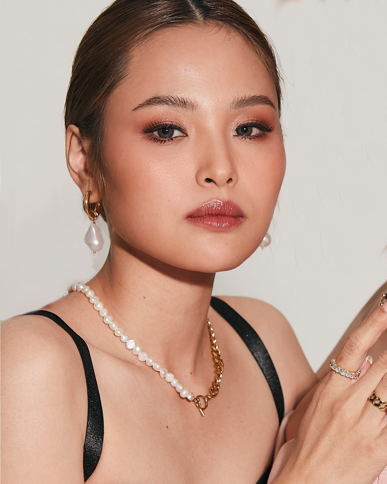 Mia Earrings